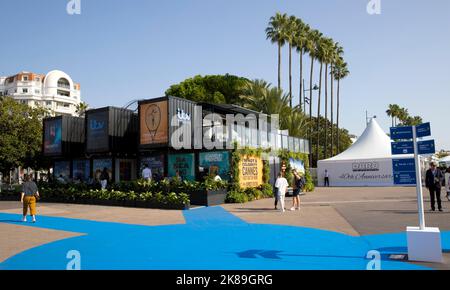 Cannes, Francia - 17 ottobre 2022: MIPCOM/MIPJUNIOR - i mercati internazionali dei contenuti di produzione e intrattenimento al Palais des Festivals. Mandoga Media Germania, TV, televisione, Foto Stock