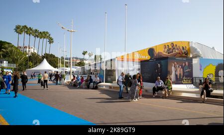 Cannes, Francia - 17 ottobre 2022: MIPCOM/MIPJUNIOR - i mercati internazionali dei contenuti di produzione e intrattenimento al Palais des Festivals. Mandoga Media Germania, TV, televisione, Foto Stock