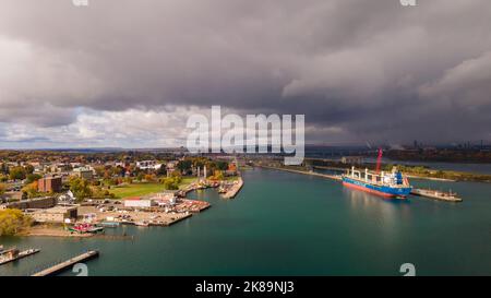 Veduta aerea delle chiuse di Soo a Sault Ste Marie Michigan Foto Stock