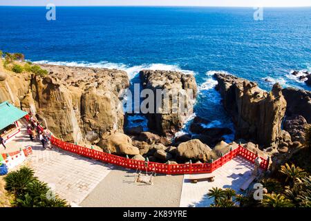 Il santuario di Udo è un santuario shinto a Nichinan, prefettura di Miyazaki, Kyushu, Giappone. Foto Stock