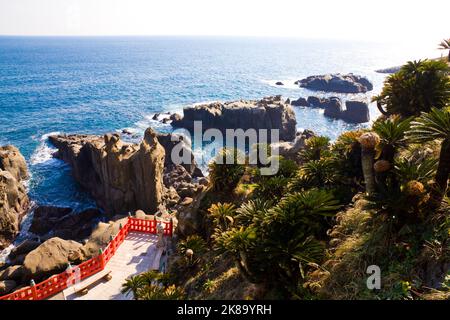 Il santuario di Udo è un santuario shinto a Nichinan, prefettura di Miyazaki, Kyushu, Giappone. Foto Stock