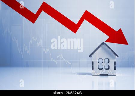 crisi immobiliare e edilizia. Crollo del mercato immobiliare a causa della recessione crisi economica congiunturale. Mercato dei prezzi immobiliari in calo. Mercato cri Foto Stock