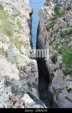 Massa Lubrense - Sentiero che scende verso la Grotta di Minerva Foto Stock