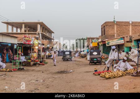 SHENDI, SUDAN - 5 MARZO 2019: Vista di una strada a Shendi, Sudan Foto Stock
