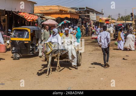 SHENDI, SUDAN - 6 MARZO 2019: Vista di una strada a Shendi, Sudan Foto Stock