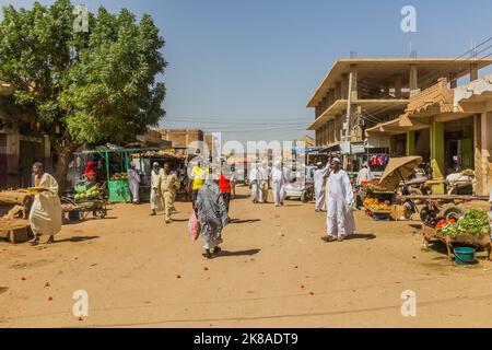 SHENDI, SUDAN - 6 MARZO 2019: Vista di una strada a Shendi, Sudan Foto Stock