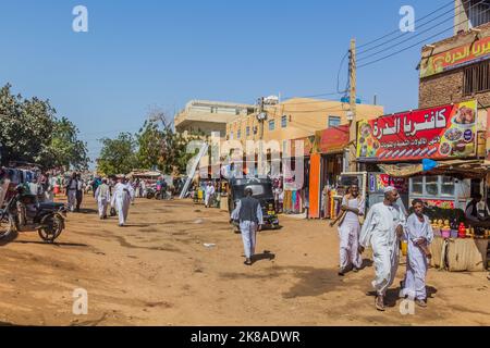 SHENDI, SUDAN - 6 MARZO 2019: Vista di una strada a Shendi, Sudan Foto Stock