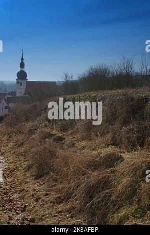 Mainstockheim mit evang. Kirche St. Jakob Foto Stock