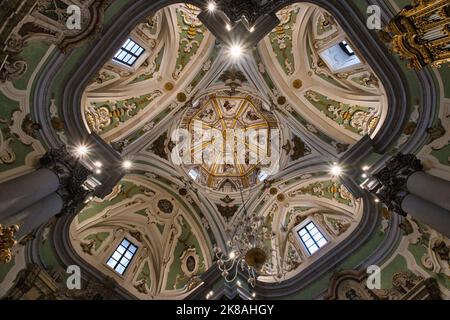 Vista interna della cupola della Chiesa del Purgatorio di Matera Foto Stock