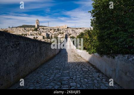 Vista sul monumentale ponte dell'acquedotto a Gravina in Puglia, vicino a Matera Foto Stock