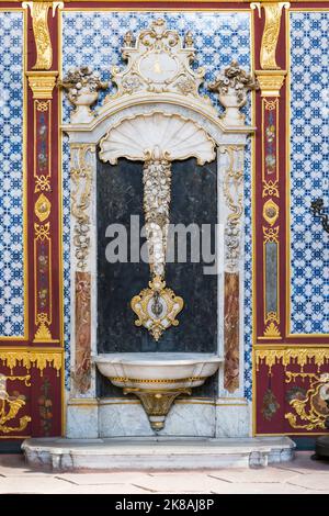ISTANBUL, TURCHIA - 11 SETTEMBRE 2017: Questa è una delle fontane dei locali del Palazzo Topkapi Harem. Foto Stock