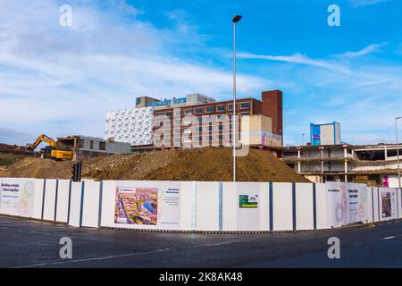 Stockton on Tees, Regno Unito. 21st ottobre 2022. Sono iniziati i lavori di demolizione del Castlegate Centre, nell'ambito dei piani dei Consigli per aprire la High Street al lungofiume. David Dixon/Alamy Foto Stock