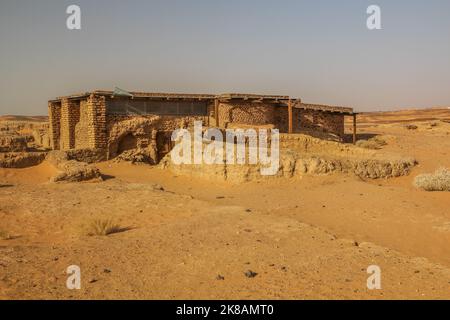 Rovine della vecchia città deserta Dongola, Sudan Foto Stock
