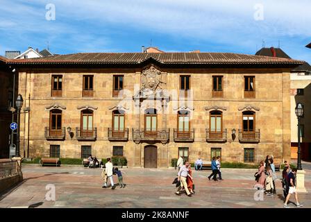 La facciata del Palacio de Valdecarzana-Heredia costruito per Diego de Miranda Oviedo Asturias Spagna Foto Stock