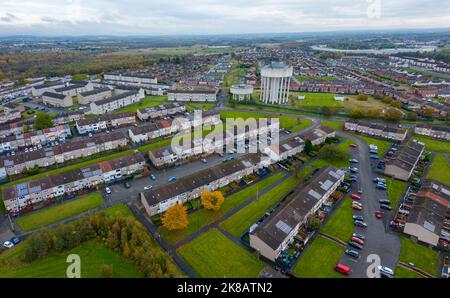 Veduta aerea della tenuta di alloggi a Garthamlock a Glasgow, Scozia, Regno Unito Foto Stock