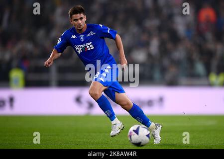 Torino, Italia. 21 ottobre 2022. Razvan Marin dell'Empoli FC in azione durante la Serie Una partita di calcio tra Juventus FC e Empoli FC. Credit: Nicolò campo/Alamy Live News Foto Stock