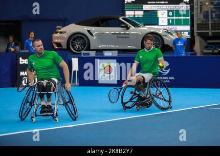 L'olandese Ruben Spaargaren e l'olandese Maikel Scheffers hanno ritratto in azione durante il torneo europeo Open Tennis ATP, ad Anversa, sabato 22 ottobre 2022. FOTO DI BELGA MARIJN DE KEYZER Foto Stock