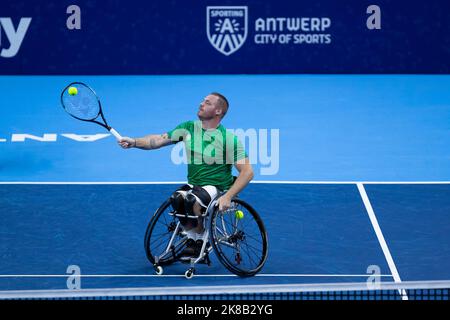 L'olandese Maikel Scheffers è stato raffigurato in azione nel corso di una partita per due persone in sedia a rotelle al torneo europeo Open Tennis ATP di Anversa, sabato 22 ottobre 2022. BELGA FOTO KRISTOF VAN ACCOM Foto Stock