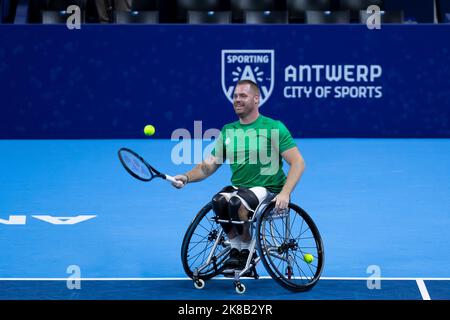 L'olandese Maikel Scheffers è stato raffigurato in azione nel corso di una partita per due persone in sedia a rotelle al torneo europeo Open Tennis ATP di Anversa, sabato 22 ottobre 2022. BELGA FOTO KRISTOF VAN ACCOM Foto Stock