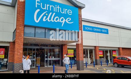 Exeter, Regno Unito - Ottobre 2022: Negozio di mobili Village in Inghilterra Foto Stock