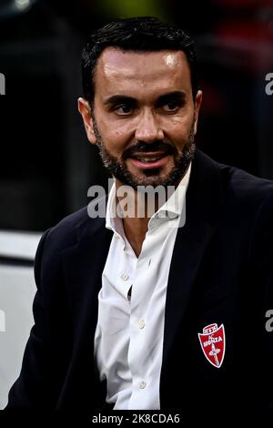 Milano, Italia. 22nd Ott 2022. Raffaele Palladino, allenatore di AC Monza durante la Serie Italiana Una partita di calcio AC Milan vs Monza allo stadio San Siro di Milano il 22 ottobre 2022 Credit: Piero Crociatti/Alamy Live News Foto Stock