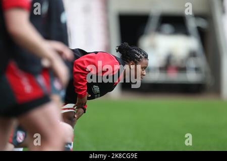 Darlington, Regno Unito. 22nd ottobre 2022Gloucester Tiana Gordon di Hartpury si scalda durante la partita della Coppa Allianz tra DMP Durham Sharks e Gloucester Hartpury alla Northern Echo Arena di Darlington sabato 22nd ottobre 2022. (Credit: Marco Fletcher | NOTIZIE MI) Credit: NOTIZIE MI & Sport /Alamy Live News Foto Stock