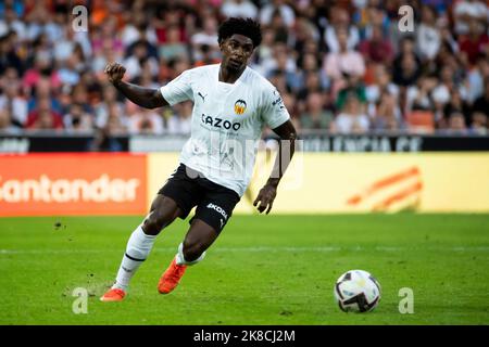 Valencia, Spagna, 22 ottobre 2022. Yunus Musah di Valencia CF Durante la partita spagnola la Liga Santander tra Valencia CF e RCD Mallorca allo stadio Mestalla. Foto di Jose Miguel Fernandez /Alamy Live News ) Foto Stock