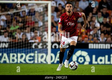 Valencia, Spagna, 22 ottobre 2022. Martin Valjent di RCD Mallorca durante la partita spagnola la Liga Santander tra Valencia CF e RCD Mallorca allo Stadio Mestalla. Foto di Jose Miguel Fernandez /Alamy Live News ) Foto Stock