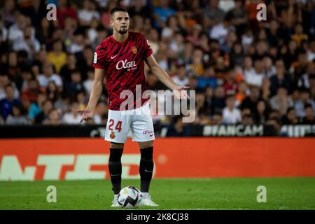 Valencia, Spagna, 22 ottobre 2022. Martin Valjent di RCD Mallorca durante la partita spagnola la Liga Santander tra Valencia CF e RCD Mallorca allo Stadio Mestalla. Foto di Jose Miguel Fernandez /Alamy Live News ) Foto Stock