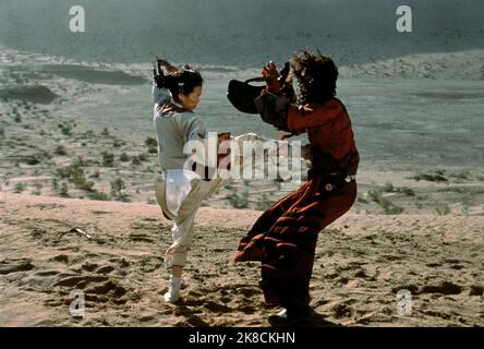 Zhang Ziyi & Chang Chen Film: Tiger accovacciata, Drago nascosto (WO hu cang long) Tw/CHN/HK/USA 2000, regista: Ang Lee 18 maggio 2000 **AVVERTENZA** questa fotografia è solo per uso editoriale ed è copyright di SONY e/o del fotografo assegnato dalla Film o Production Company e può essere riprodotta solo da pubblicazioni in concomitanza con la promozione del film di cui sopra. È richiesto un credito obbligatorio a SONY. Il fotografo deve essere accreditato anche quando è noto. Nessun uso commerciale può essere concesso senza autorizzazione scritta da parte della Film Company. Foto Stock
