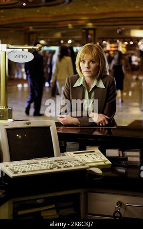 Marg Helgenberger Film: CSI: Crime Scene Investigation; C.S.I.: Crime Scene Investigation (TV-Series) USA/CAN 2000-2015, / Alter Titel: 'CSI - Las Vegas' 06 Ottobre 2000 **ATTENZIONE** questa fotografia è solo per uso editoriale ed è copyright di CBS e/o del fotografo assegnato dalla Film o dalla Production Company e può essere riprodotta solo da pubblicazioni in concomitanza con la promozione del suddetto Film. È richiesto un credito obbligatorio per CBS. Il fotografo deve essere accreditato anche quando è noto. Nessun uso commerciale può essere concesso senza l'autorizzazione scritta della Film Company. Foto Stock