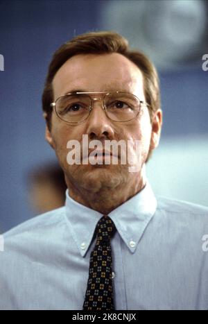 Kevin Spacey Film: Pay it Forward (USA 2000) personaggi: Eugene Simonet regista: Mimi Leder 12 ottobre 2000 **AVVISO** questa fotografia è solo per uso editoriale ed è copyright di WARNER BROS. E/o del fotografo assegnato dalla Film o dalla Production Company e può essere riprodotta solo da pubblicazioni in concomitanza con la promozione del suddetto Film. È richiesto un credito obbligatorio per WARNER BROS. Il fotografo deve essere accreditato anche quando è noto. Nessun uso commerciale può essere concesso senza l'autorizzazione scritta della Film Company. Foto Stock