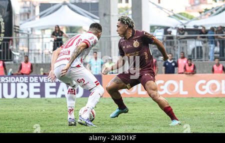 Salvador, Brasile. 22nd Ott 2022. Nella foto, il gioco tra Bahia x Vila Nova, Campeonato Brasileiro Serie B 2022, tenuto a Estádio da Arena Fonte Nova, a Salvador (BA), questo Sabato (22). Credit: Márcio Roberto/FotoArena/Alamy Live News Foto Stock