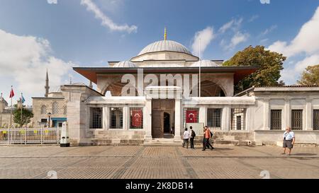 Istanbul, Turchia - 30 agosto 2022: Tomba del Sultano Ahmed il primo, situato vicino alla Moschea Blu Foto Stock