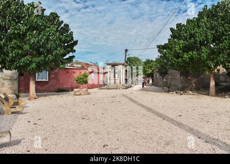 La strada nel villaggio sull'isola di Fadiouth, Senegal Foto Stock