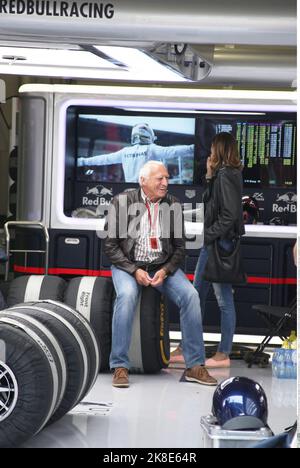 Dietrich MATESCHITZ, CEO di Red Bull con Marion FEICHTNER, partner. SPIELBERG, Austria. 03rd luglio, 2016. Red Bull Ring, Österreich Ring, Formula uno, F1, GRAN Premio D'AUSTRIA, Grosser Preis von OESTERREICH, GP d'Autriche, Motorsport, - storico evento BMW M1 con ex piloti F1 alla guida, - Honorarpflichtiges Foto, immagine responsabile tassa, Copyright © ATP Schuhmann Alexander ( Schuhmann Alexander /ATP/SPP) Credit: SPP Sport Press Photo. /Alamy Live News Foto Stock