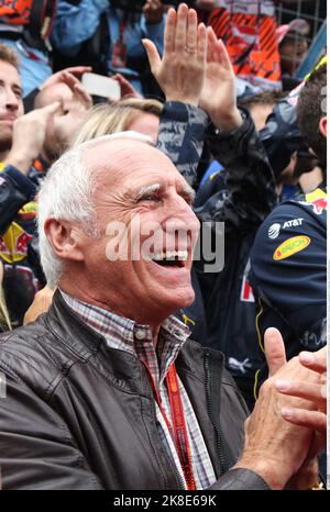 Dietrich MATESCHITZ, CEO Red Bull - festeggia il secondo posto di Max Verstappen. SPIELBERG, Austria. 03rd luglio, 2016. Red Bull Ring, ?sterreich Ring, Formula uno, F1, GRAN Premio D'AUSTRIA, Grosser Preis von OESTERREICH, GP d'Autriche, Motorsport, - storico evento BMW M1 con ex F1 piloti alla guida, - Honorarpflichtiges Foto, tassa responsabile immagine, Copyright ? ATP Schuhmann Alexander ( Schuhmann Alexander /ATP/SPP) Credit: SPP Sport Press Photo. /Alamy Live News Foto Stock