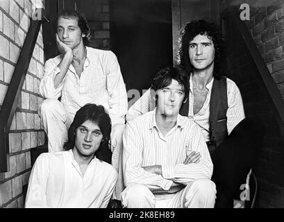 Distre Straits in posa ad Amsterdam. L/R: Mark Knopfler, David Knopfler, Jack Sonni, John Illsley Foto Stock