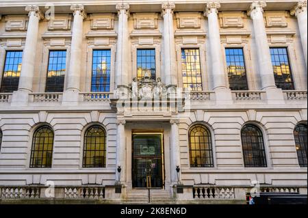 LONDRA - 3 novembre 2020: Ingresso all'edificio dell'Institute of Civil Engineers su Great George Street Foto Stock