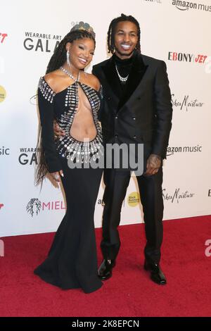 LOS ANGELES - OTT 22: Halle Bailey, DDG aka Darryl Dwayne Granberry Jr al 5th° annuale Wearable Art Gala al Barker Hanger il 22 ottobre 2022 a Santa Monica, CA Foto Stock