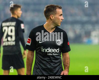 Sport, calcio, Bundesliga, 2022/2023, Borussia Moenchengladbach vs. SG Eintracht Frankfurt 1-3, Stadio Borussia Park, scena della partita, Mario Goetze (SGE), le NORMATIVE DFL VIETANO QUALSIASI USO DI FOTOGRAFIE COME SEQUENZE DI IMMAGINI E/O QUASI-VIDEO Foto Stock