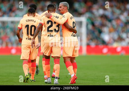 Antoine Griezmann di Atletico de Madrid durante la partita la Liga tra Real Betis e Atletico de Madrid giocato allo stadio Benito Villamarin il 23 ottobre 2022 a Siviglia, Spagna. (Foto di Antonio Pozo / PRESSIN) Foto Stock