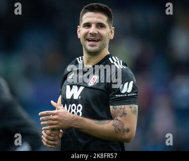 Leeds, Regno Unito. 23rd Ott 2022. Aleksandar Mitrovi? #9 di Fulham festeggia dopo la partita della Premier League Leeds United vs Fulham a Elland Road, Leeds, Regno Unito, 23rd ottobre 2022 (Foto di James Heaton/News Images) a Leeds, Regno Unito il 10/23/2022. (Foto di James Heaton/News Images/Sipa USA) Credit: Sipa USA/Alamy Live News Foto Stock