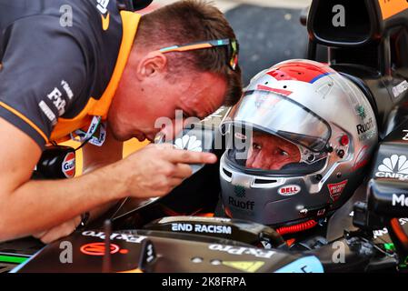 Mario Andretti (USA) nella McLaren 2013 MP4-28. 23.10.2022. Campionato del mondo Formula 1, Rd 19, Gran Premio degli Stati Uniti, Austin, Texas, USA, Race Day. Il credito fotografico dovrebbe essere: XPB/immagini dell'Associazione Stampa. Foto Stock