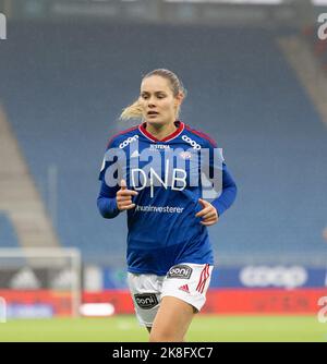 Oslo, Norvegia. 23rd Ott 2022. Oslo, Norvegia, 23rd 2022 ottobre: Andrine Tomter (5 Valerenga) durante il gioco di playoff a Toppserien tra Valerenga e Stabaek all'Intility Arena di Oslo, Norvegia (Ane Frosaker/SPP) Credit: SPP Sport Press Photo. /Alamy Live News Foto Stock