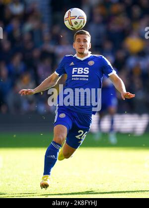 Dennis Praet di Leicester City durante la partita della Premier League al Molineux, Wolverhampton. Data immagine: Domenica 23 ottobre 2022. Foto Stock