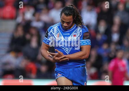 Jarome Luai di Samoa celebra la sua prova durante la Coppa del mondo di Rugby Gruppo 2021 a partita Samoa vs Grecia all'Eco-Power Stadium, Doncaster, Regno Unito, 23rd ottobre 2022 (Foto di Mark Cosgrove/News Images) Foto Stock