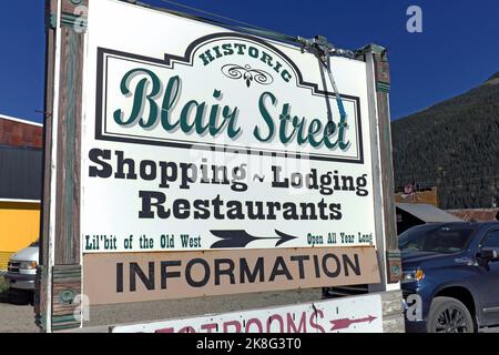 Blair Street, storica e famigerata città mineraria di Silverton, Colorado, era una volta conosciuta per le sue sale da gioco, i bordelli e i saloni. Foto Stock