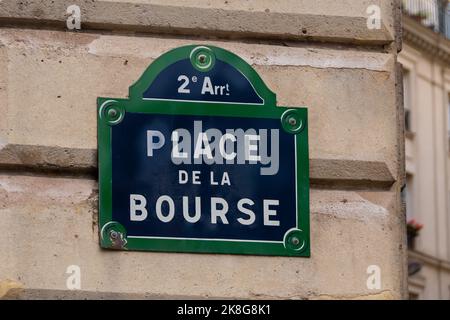 Tradizionale cartello di strada parigino con scritta 'Place de la Bourse', Parigi, Francia Foto Stock