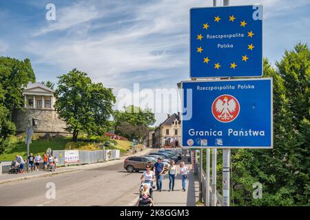 Segnaletica di confine polacca nella città di Cieszyn Foto Stock